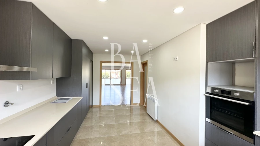 Moradia T4 para Venda em Mire de Tibães Foto 6