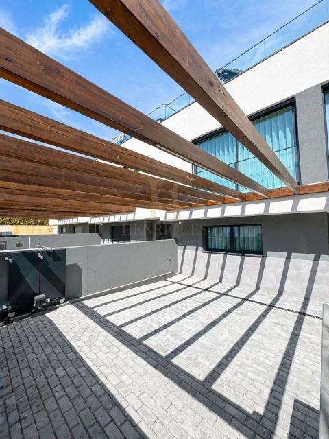Moradia T4 para Venda em Montenegro