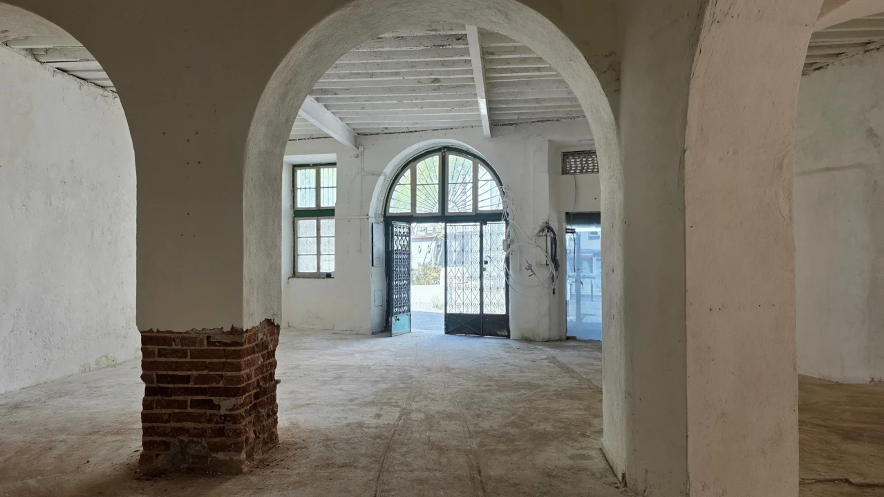 Negócio para Venda em Beato Foto 2