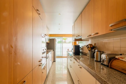 Apartamento T3 para Venda em Carcavelos e Parede