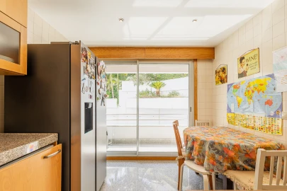 Apartamento T3 para Venda em Carcavelos e Parede