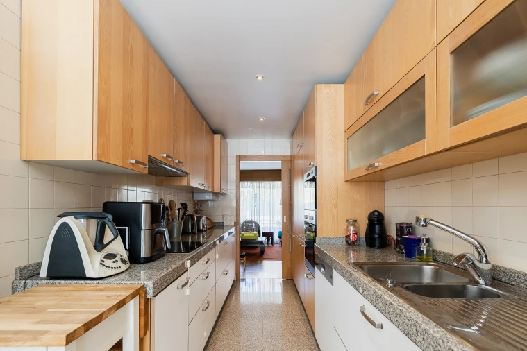 Apartamento T3 para Venda em Carcavelos e Parede Foto 27