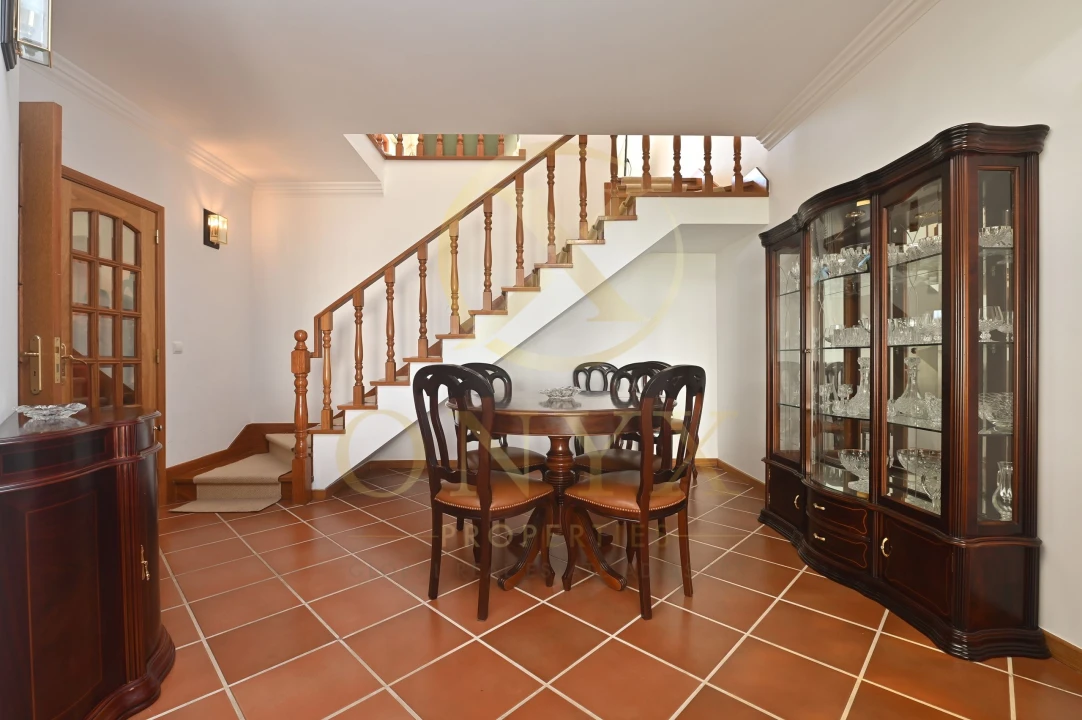 Apartamento T4 para Venda em Carcavelos e Parede Foto 7