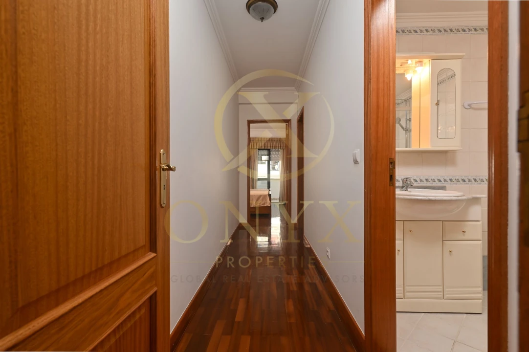 Apartamento T4 para Venda em Carcavelos e Parede Foto 11