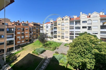 Apartamento T4 para Venda em Carcavelos e Parede