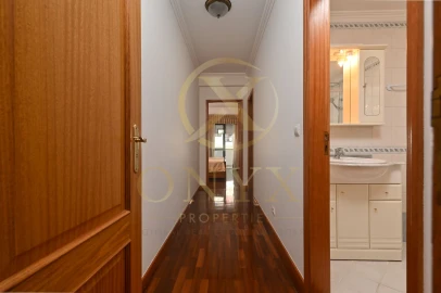 Apartamento T4 para Venda em Carcavelos e Parede