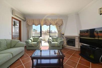 Apartamento T4 para Venda em Carcavelos e Parede