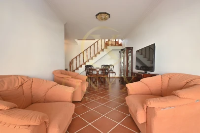 Apartamento T4 para Venda em Carcavelos e Parede