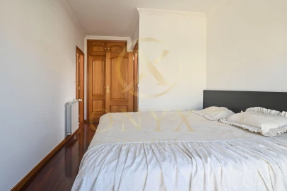 Apartamento T4 para Venda em Carcavelos e Parede