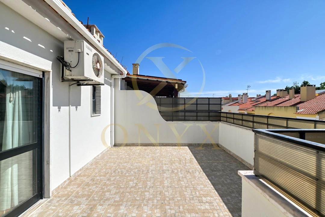 Apartamento T4 para Venda em Carcavelos e Parede Foto 24