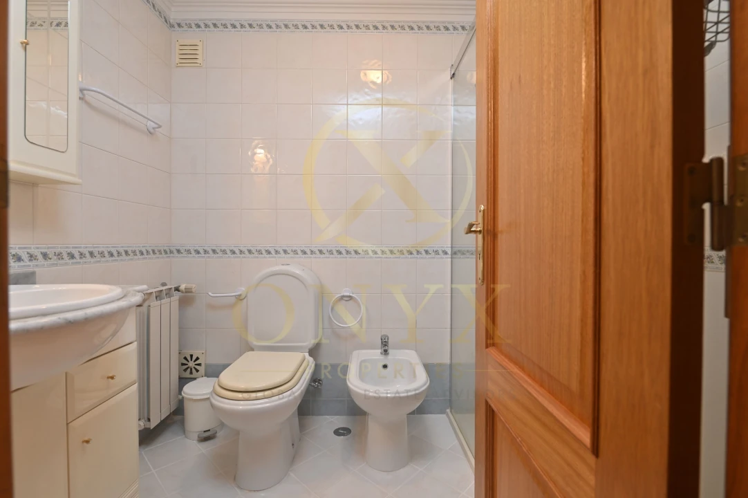 Apartamento T4 para Venda em Carcavelos e Parede Foto 12