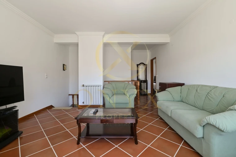 Apartamento T4 para Venda em Carcavelos e Parede Foto 25