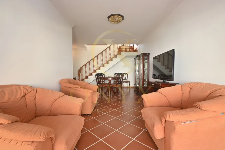 Apartamento T4 para Venda em Carcavelos e Parede Foto 6