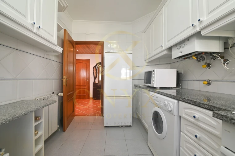 Apartamento T4 para Venda em Carcavelos e Parede Foto 10