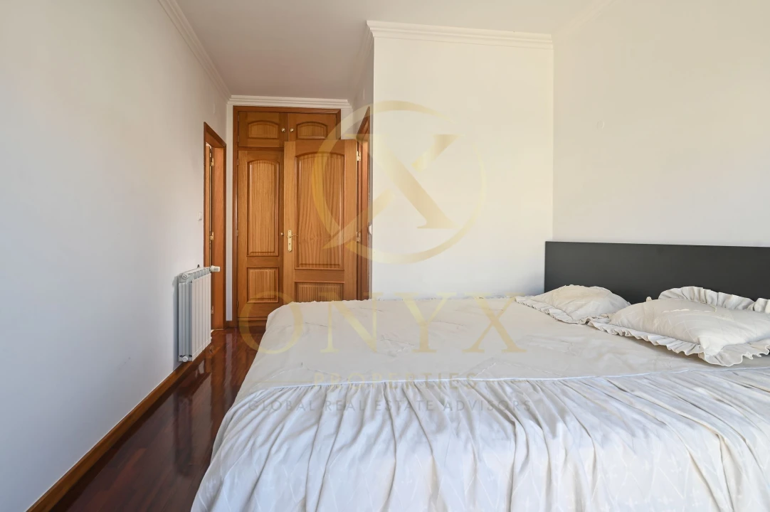 Apartamento T4 para Venda em Carcavelos e Parede Foto 31