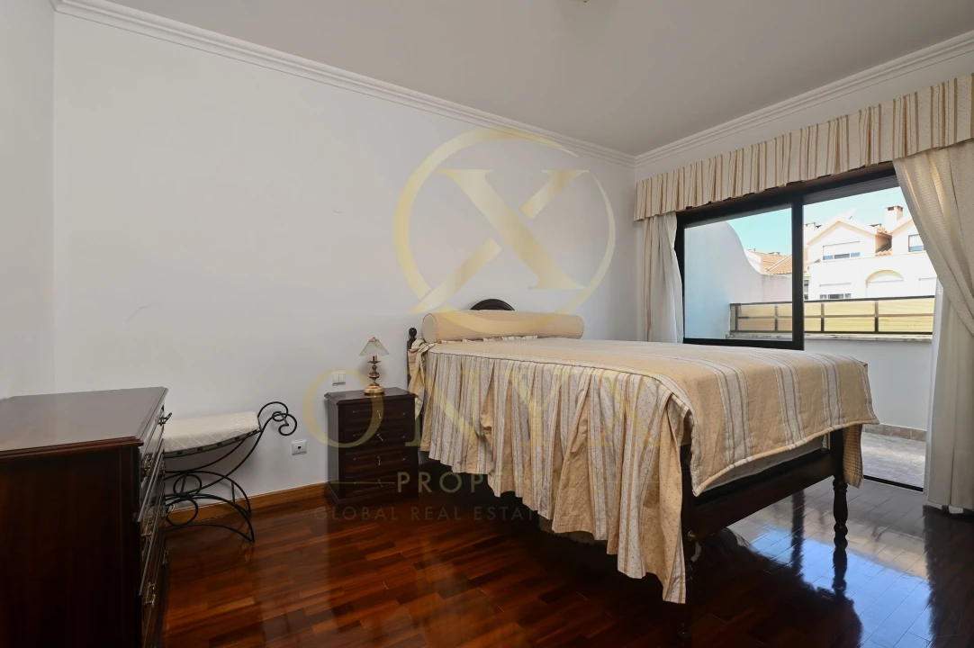 Apartamento T4 para Venda em Carcavelos e Parede Foto 32