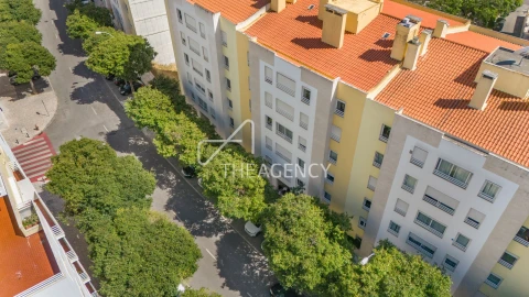 Apartamento T3 para Venda em Carcavelos e Parede