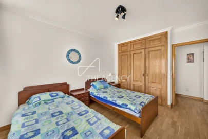 Apartamento T3 para Venda em Carcavelos e Parede