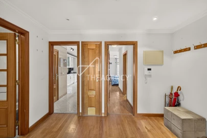 Apartamento T3 para Venda em Carcavelos e Parede