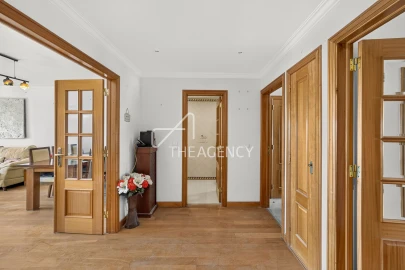 Apartamento T3 para Venda em Carcavelos e Parede