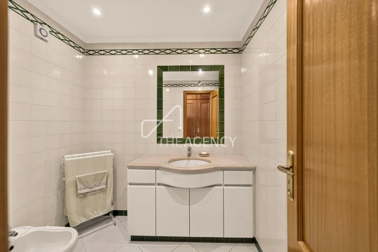 Apartamento T3 para Venda em Carcavelos e Parede Foto 11