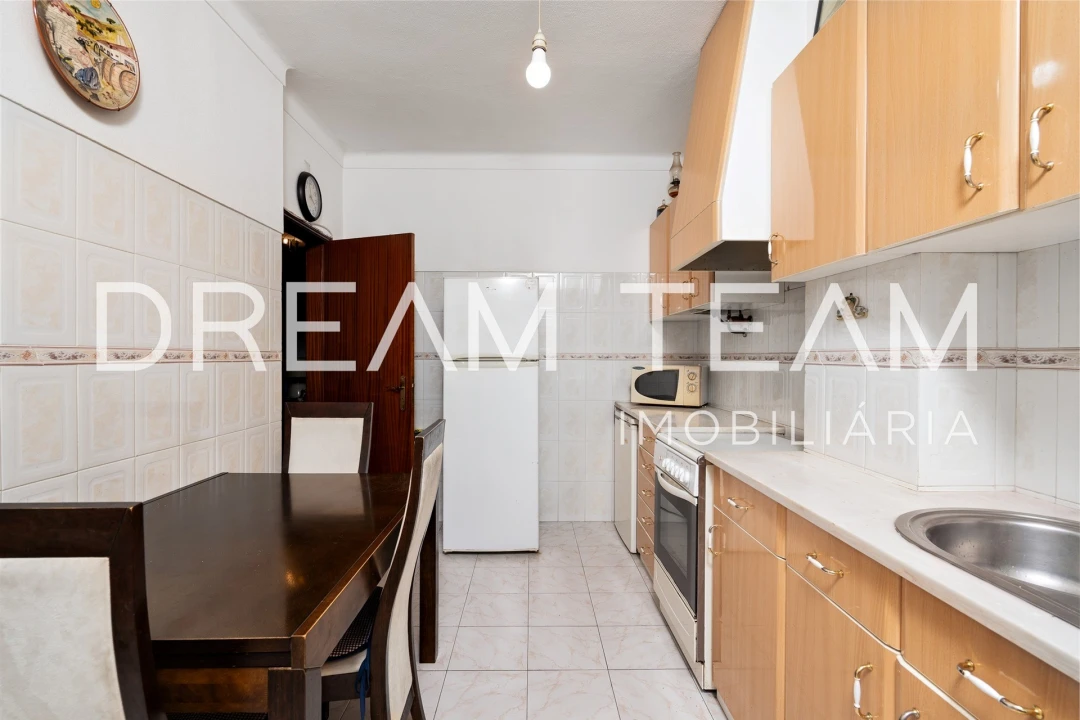 Apartamento T2 para Venda em Santa Maria do Castelo e Santiago e Santa Susana Foto 9