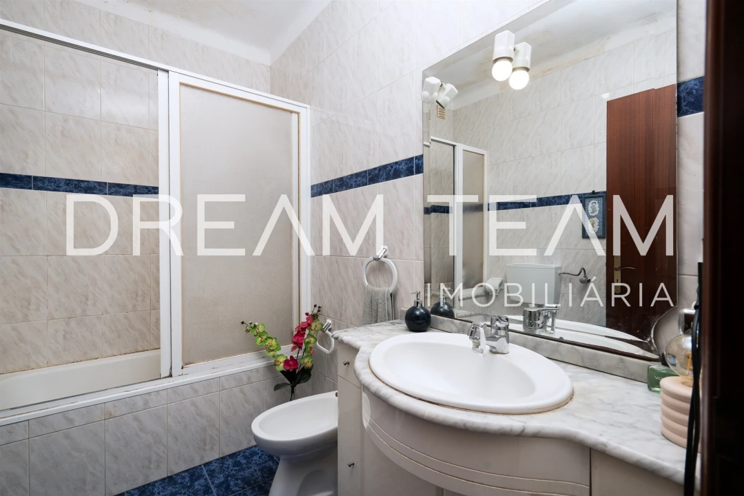 Apartamento T2 para Venda em Santa Maria do Castelo e Santiago e Santa Susana Foto 11