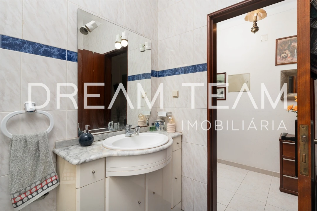 Apartamento T2 para Venda em Santa Maria do Castelo e Santiago e Santa Susana Foto 12