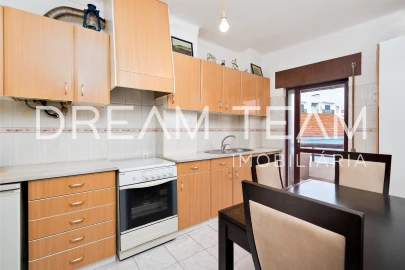 Apartamento T2 para Venda em Santa Maria do Castelo e Santiago e Santa Susana