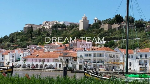 Apartamento T2 para Venda em Santa Maria do Castelo e Santiago e Santa Susana