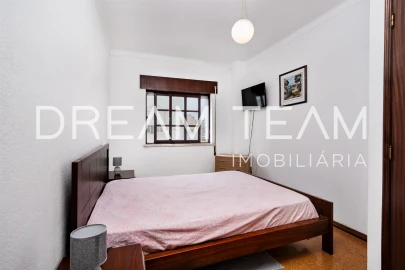 Apartamento T2 para Venda em Santa Maria do Castelo e Santiago e Santa Susana