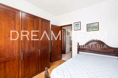 Apartamento T2 para Venda em Santa Maria do Castelo e Santiago e Santa Susana