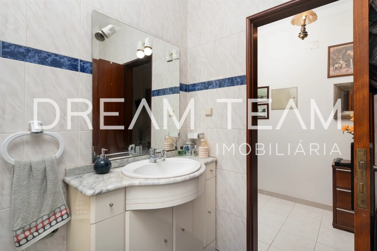 Apartamento T2 para Venda em Santa Maria do Castelo e Santiago e Santa Susana Foto 12