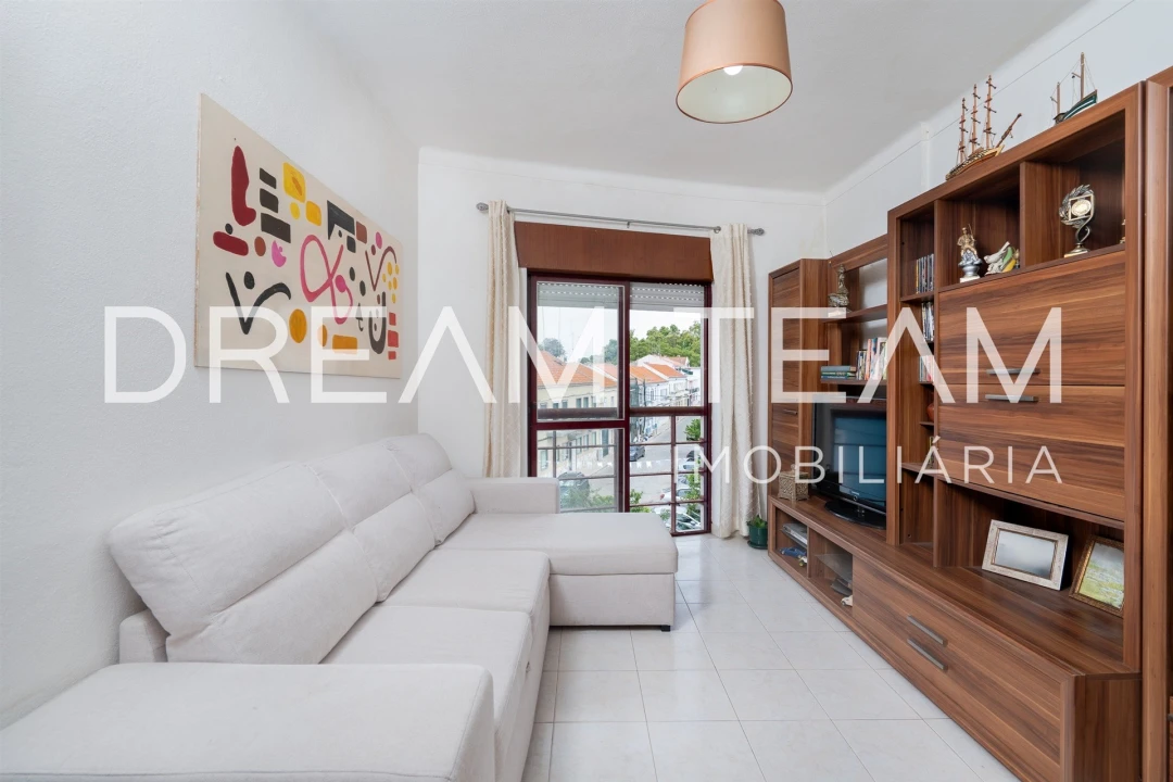 Apartamento T2 para Venda em Santa Maria do Castelo e Santiago e Santa Susana Foto 1