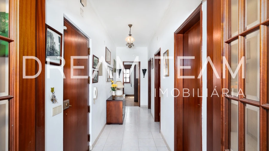 Apartamento T2 para Venda em Santa Maria do Castelo e Santiago e Santa Susana