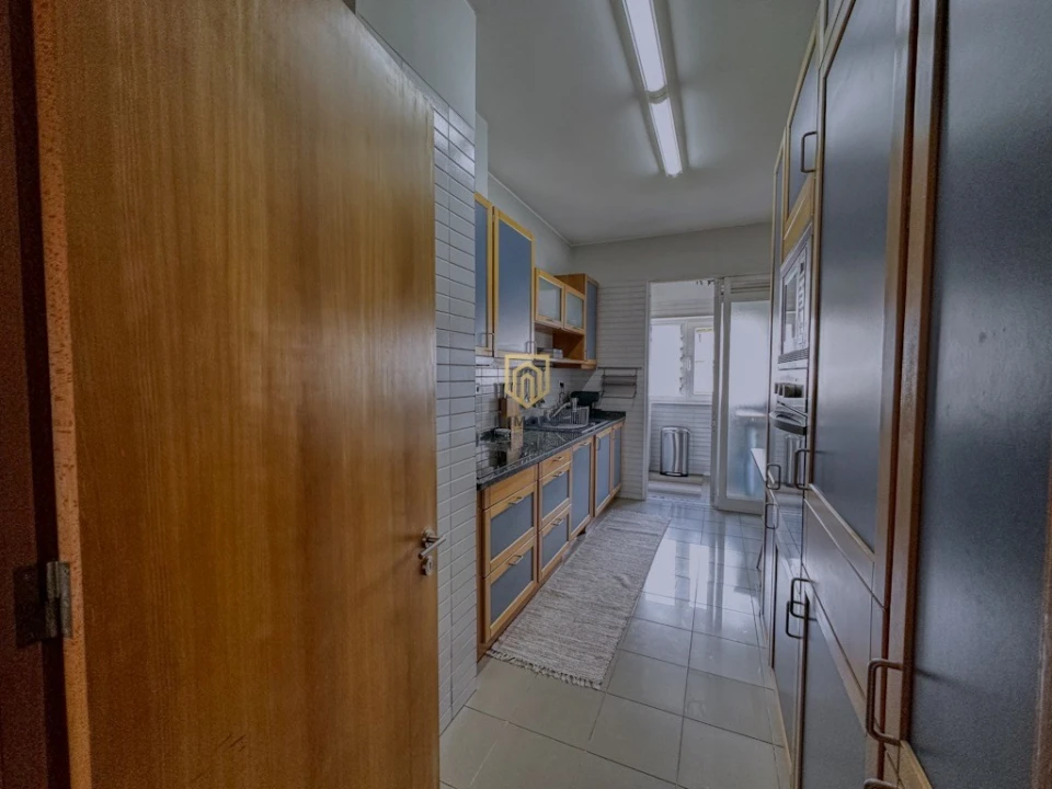 Apartamento T4 para Arrendamento em Bonfim Foto 4