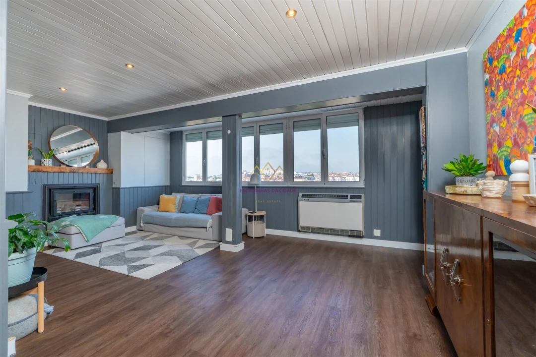 Apartamento T4 para Venda em Benfica Foto 3