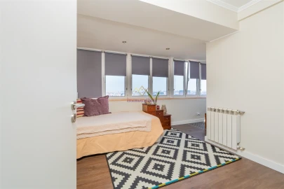 Apartamento T4 para Venda em Benfica