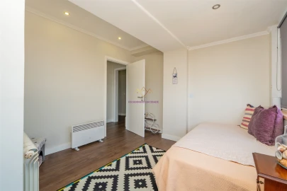 Apartamento T4 para Venda em Benfica