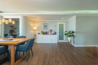 Apartamento T4 para Venda em Benfica