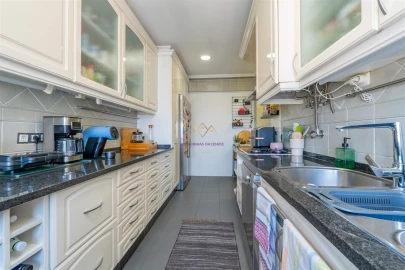 Apartamento T4 para Venda em Benfica