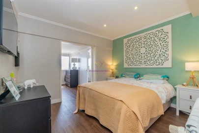 Apartamento T4 para Venda em Benfica