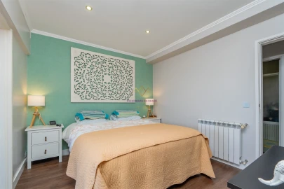 Apartamento T4 para Venda em Benfica