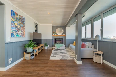 Apartamento T4 para Venda em Benfica