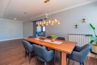 Apartamento T4 para Venda em Benfica