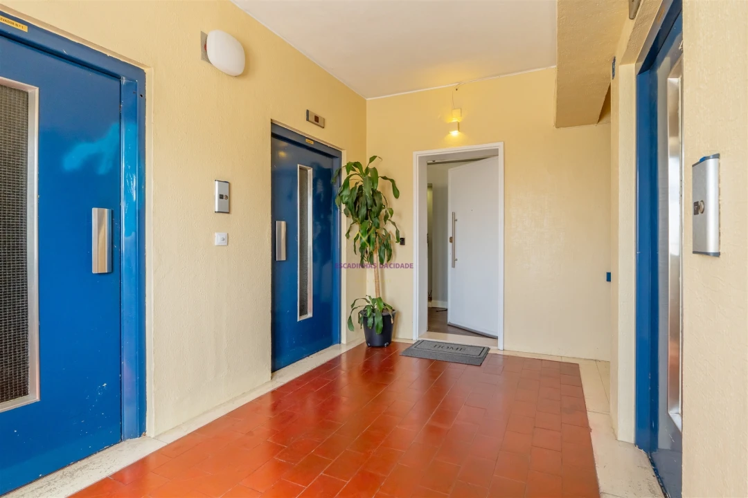 Apartamento T4 para Venda em Benfica Foto 31