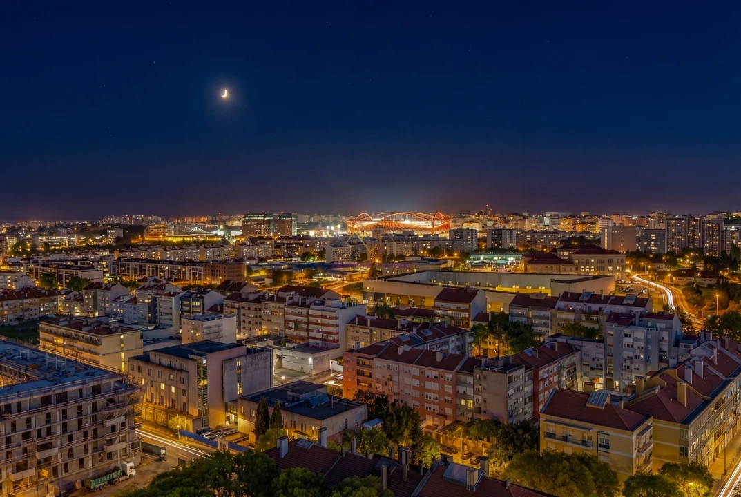 Apartamento T4 para Venda em Benfica Foto 2