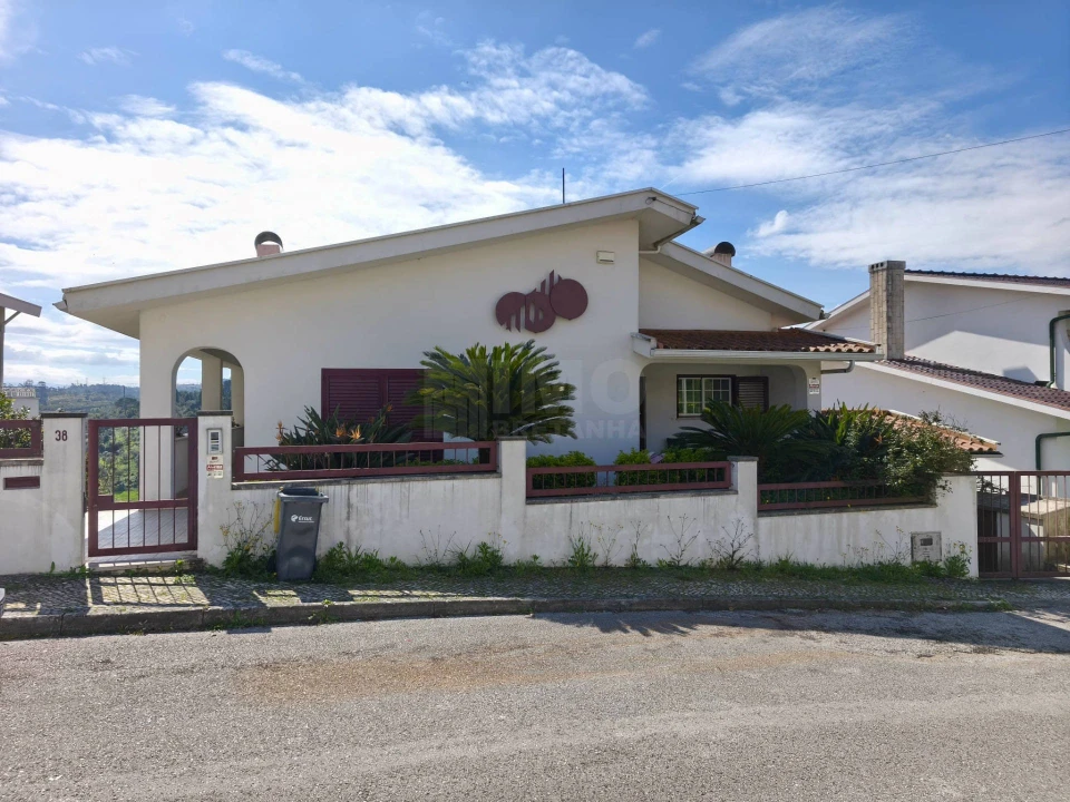 Moradia T9 para Venda em Santa Clara e Castelo Viegas Foto 7