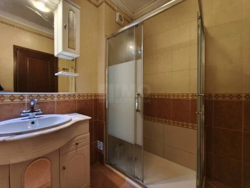 Moradia T9 para Venda em Santa Clara e Castelo Viegas