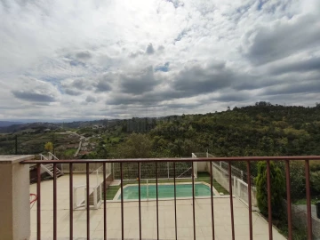 Moradia T9 para Venda em Santa Clara e Castelo Viegas